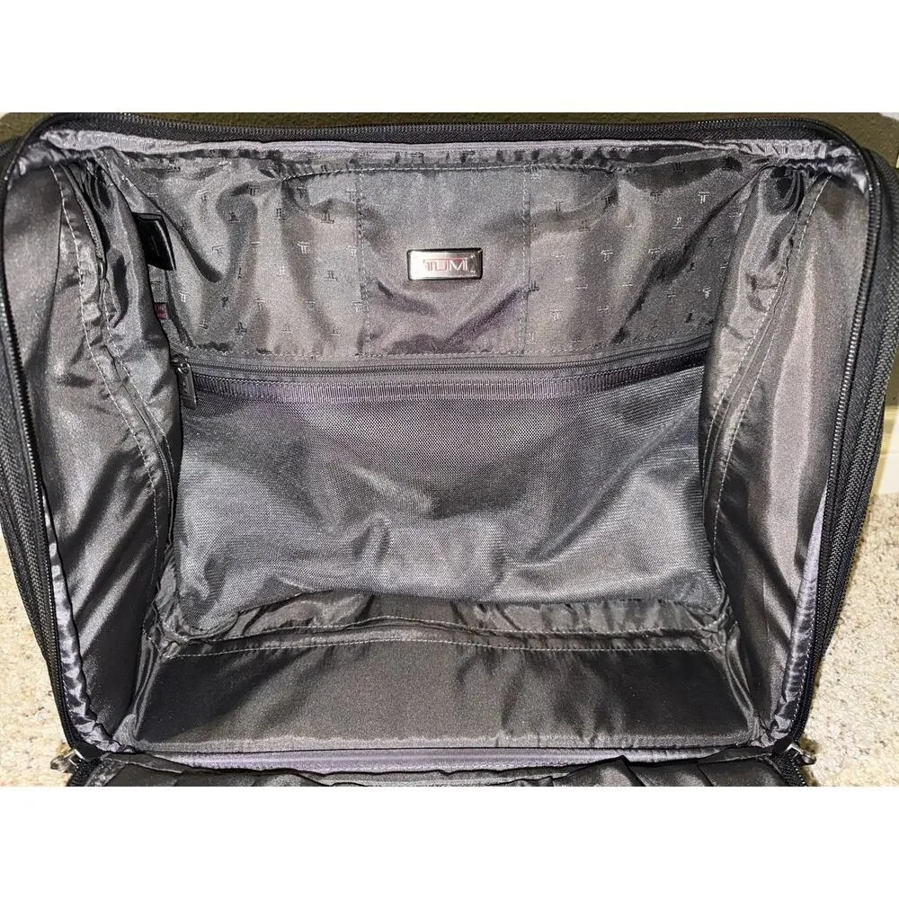 Tumi Alpha 2 wheeled rolling compact carryon suitcase briefcase
